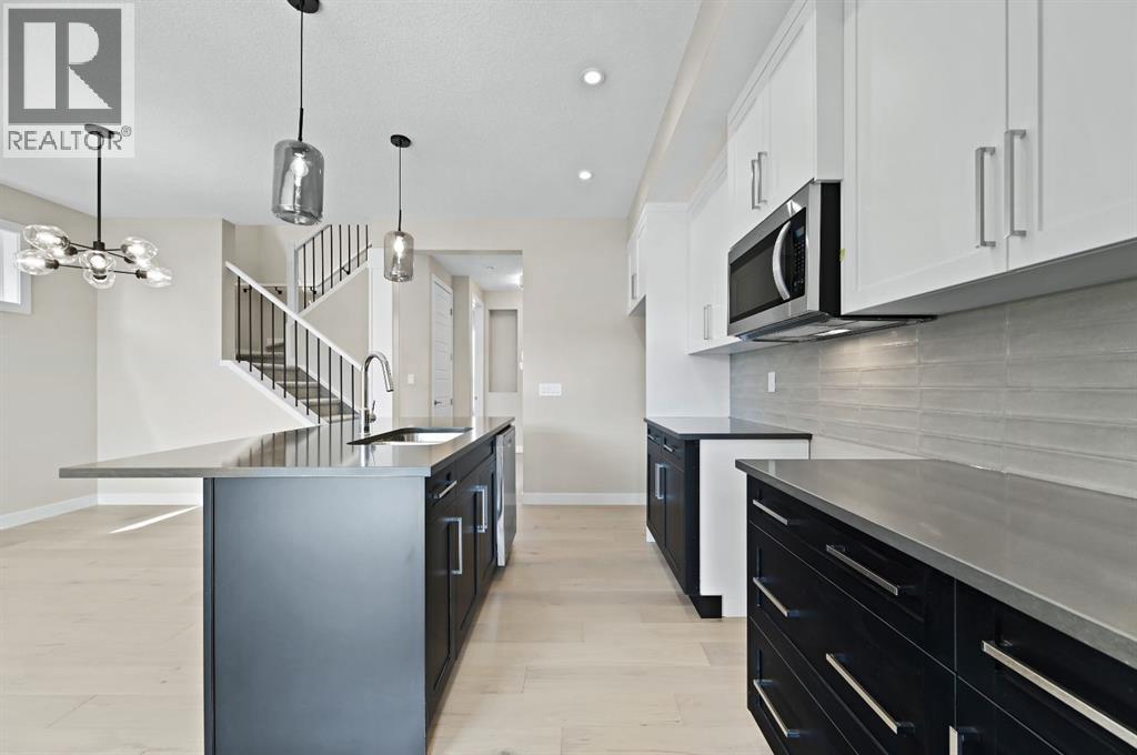 21 Sora Gate Se, Calgary, Alberta T3S 0A7 - Photo 4 - A2270550