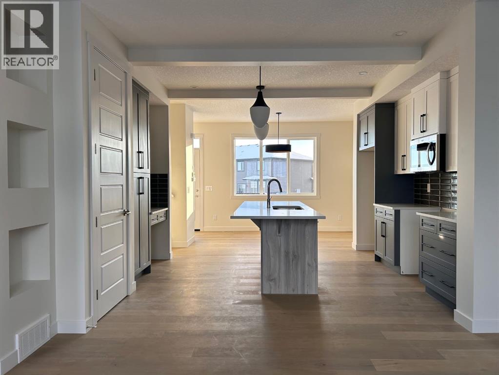 25 Sora Gate Se, Calgary, Alberta T3S 0A7 - Photo 2 - A2270547