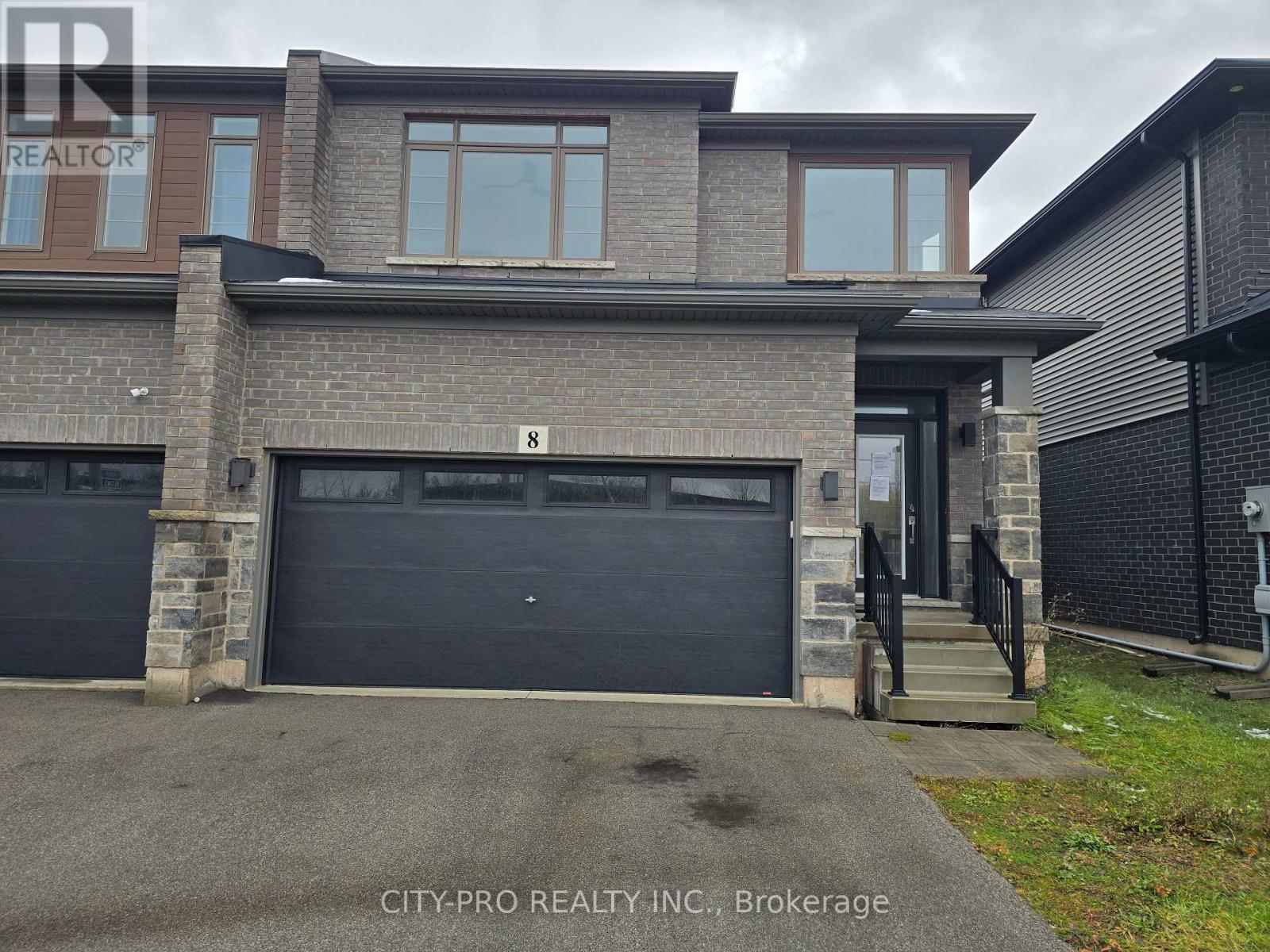 8 ESCARPMENT DRIVE, Hamilton, Ontario