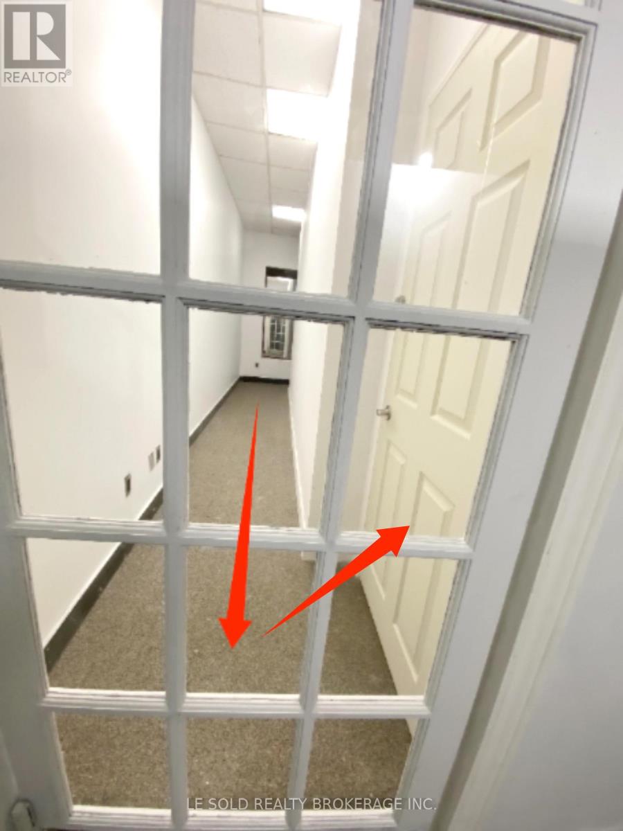 4 (2nd Floor C & D) - 117 Ringwood Drive, Whitchurch-Stouffville, Ontario  L4A 8C1 - Photo 5 - N12611818