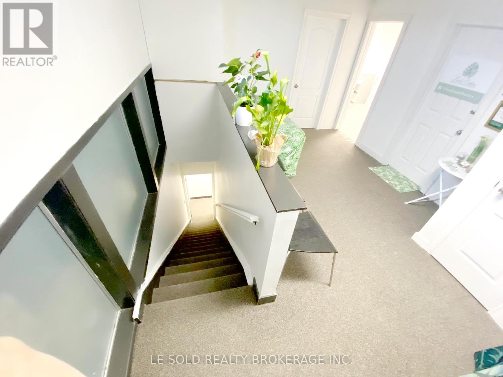 4 (2nd Floor C & D) - 117 Ringwood Drive, Whitchurch-Stouffville, Ontario  L4A 8C1 - Photo 6 - N12611818