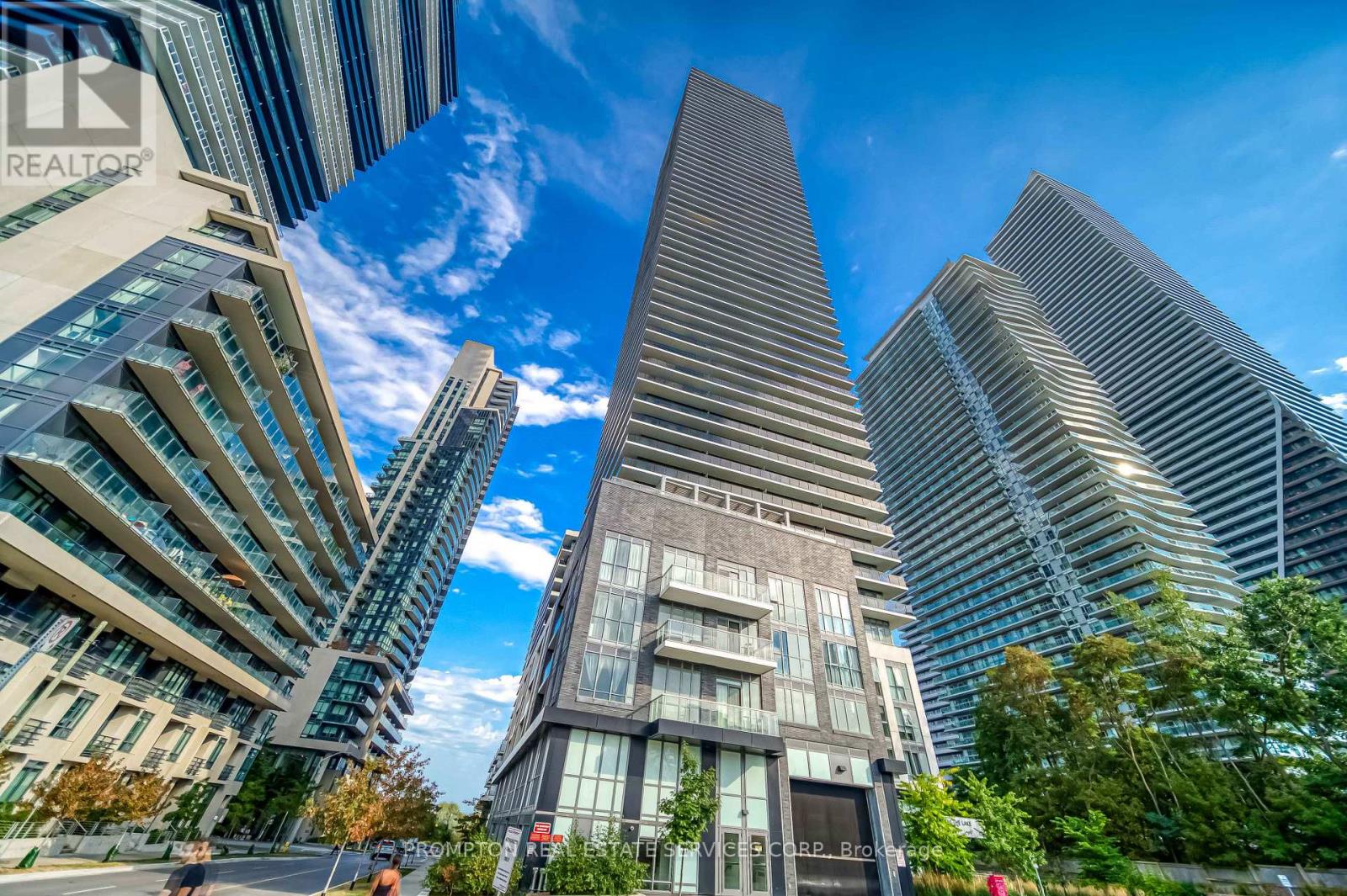 <div class="slider-price">$2,650 Monthly</div><p>4508 - 70 Annie Craig Drive, Toronto, Ontario</p>