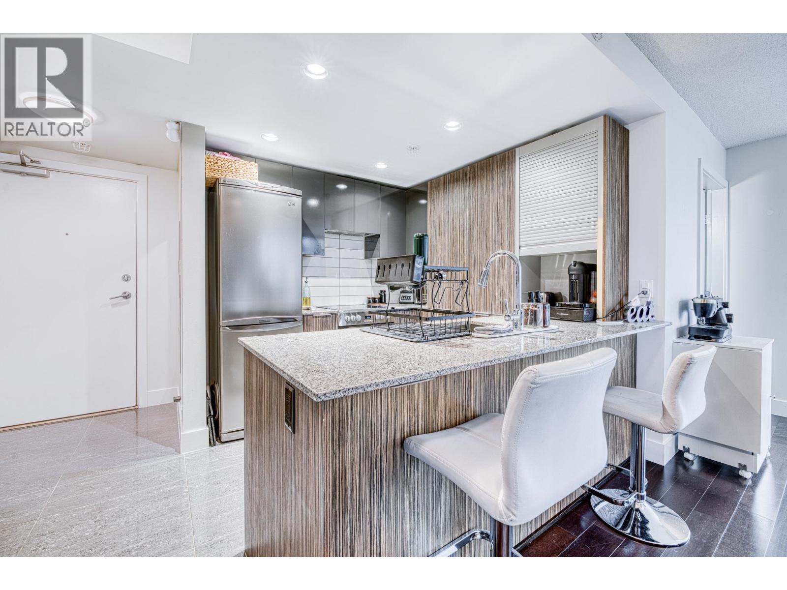 1807 1088 Richards Street, Vancouver, British Columbia  V6B 0J8 - Photo 8 - R3071204