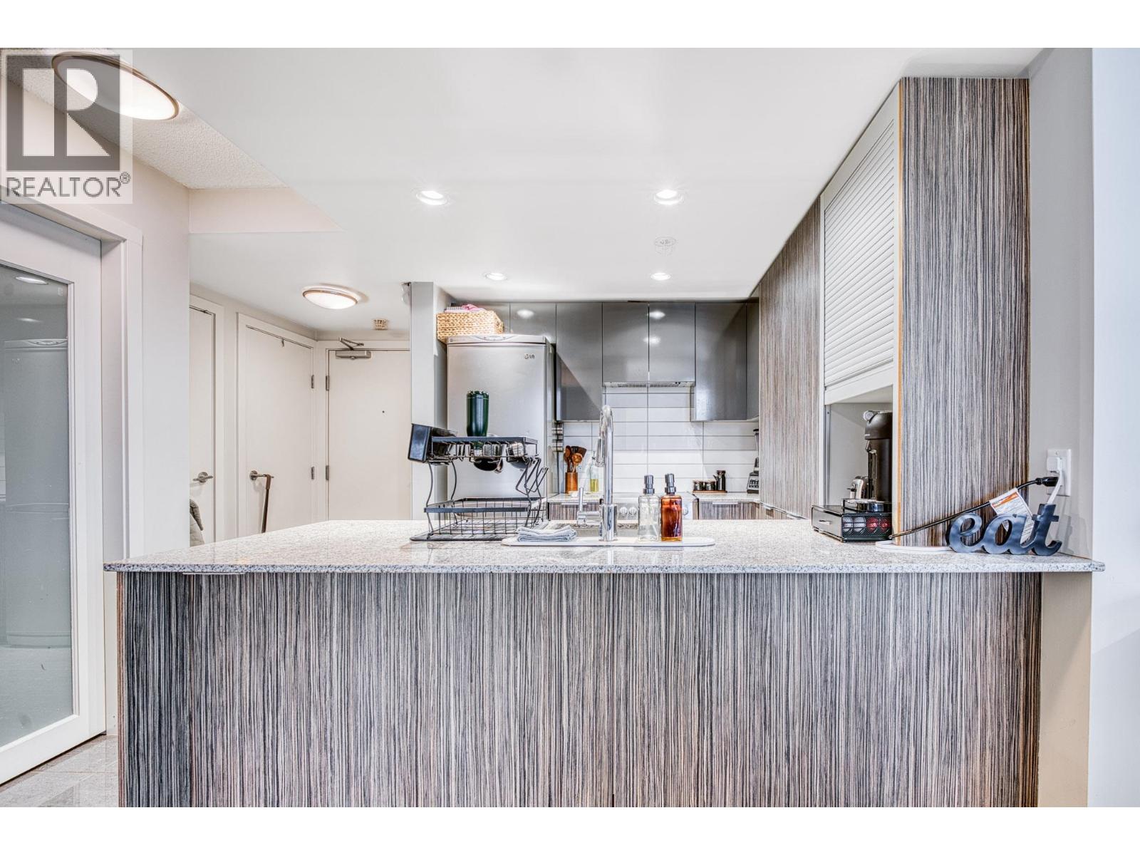 1807 1088 Richards Street, Vancouver, British Columbia  V6B 0J8 - Photo 12 - R3071204