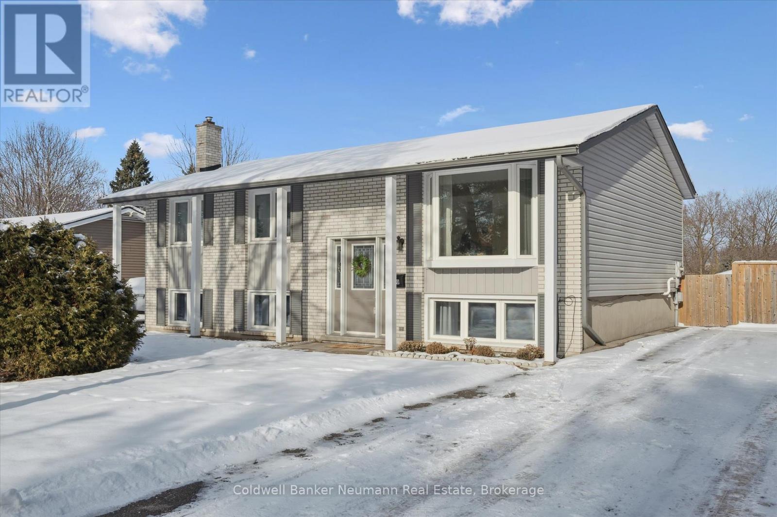 150 APPLEWOOD CRESCENT, guelph (junction/onward willow), Ontario