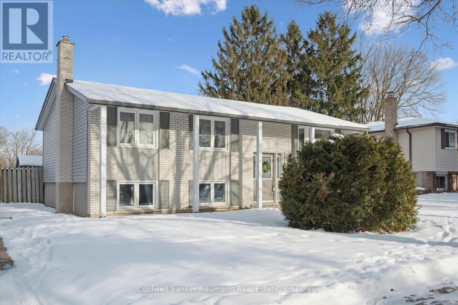 150 Applewood Crescent, Guelph (Junction/onward Willow), Ontario  N1H 6B7 - Photo 2 - X12611834