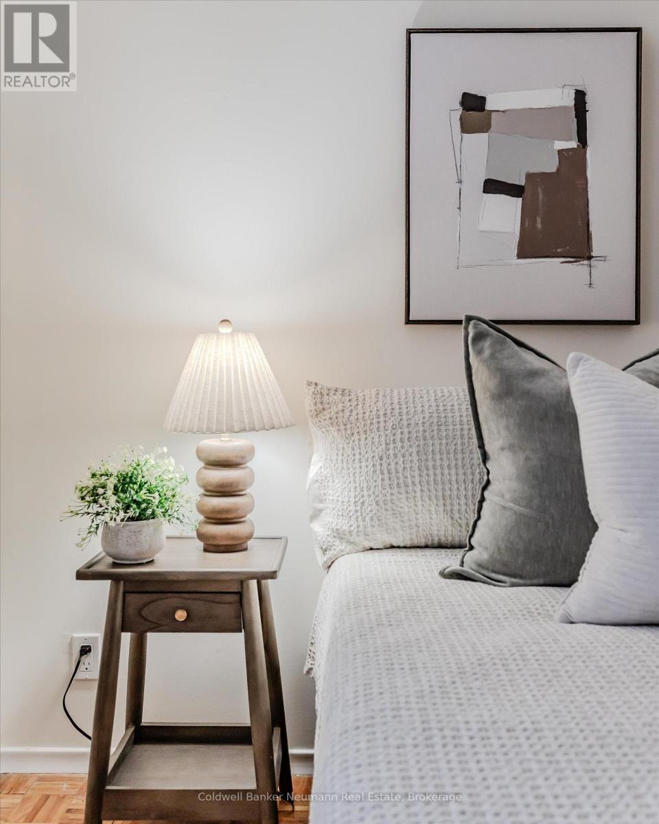 150 Applewood Crescent, Guelph (Junction/onward Willow), Ontario  N1H 6B7 - Photo 37 - X12611834