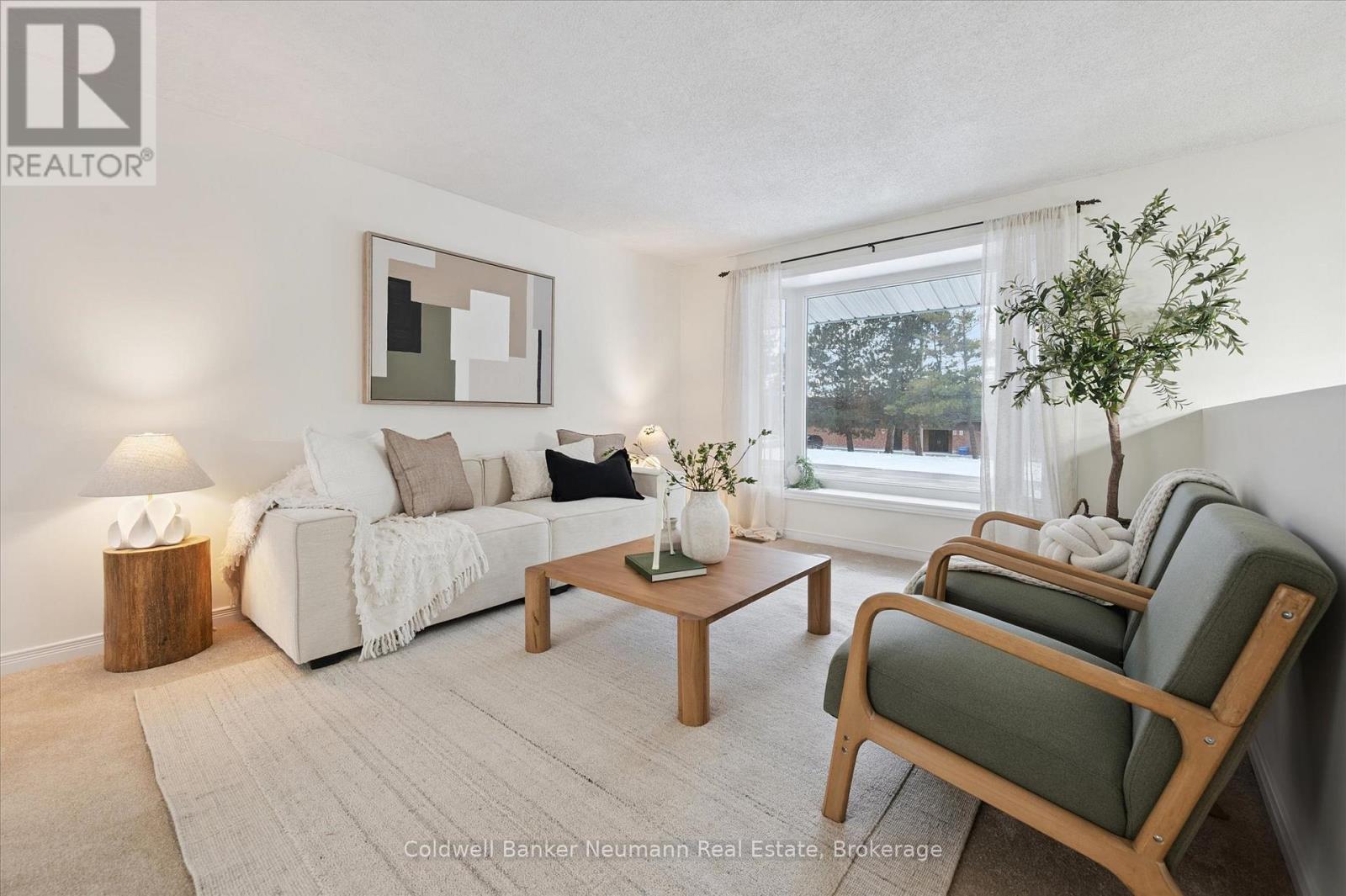 150 Applewood Crescent, Guelph (Junction/onward Willow), Ontario  N1H 6B7 - Photo 5 - X12611834