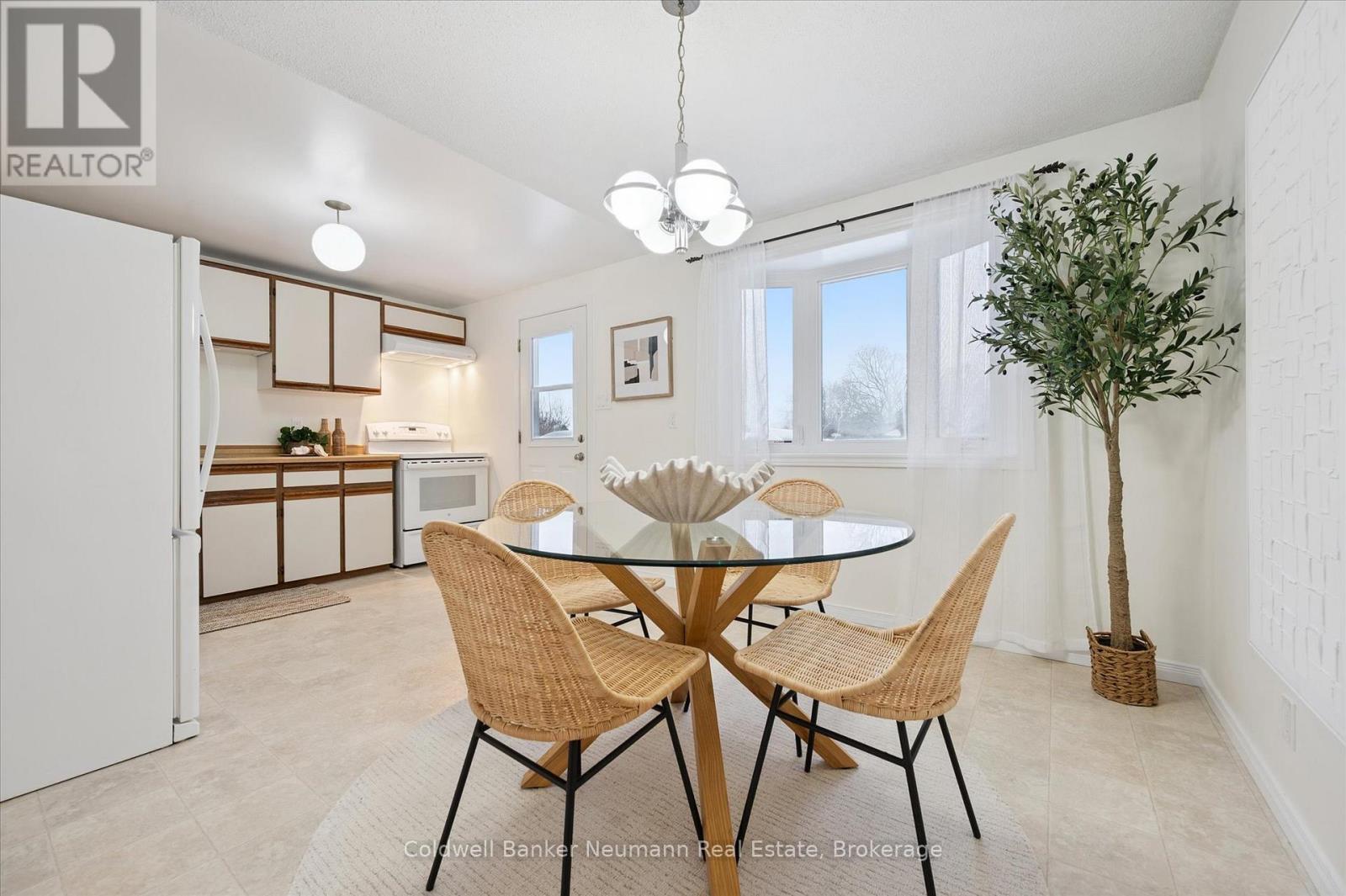 150 Applewood Crescent, Guelph (Junction/onward Willow), Ontario  N1H 6B7 - Photo 9 - X12611834