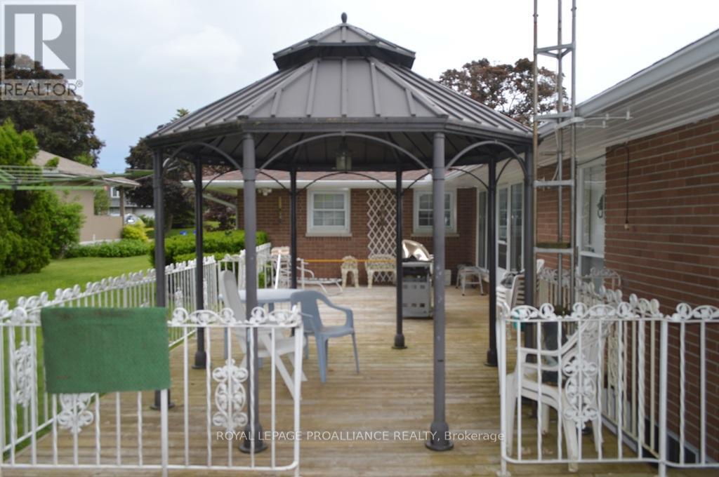 9 Parkview Heights, Quinte West, Ontario  K8V 5L9 - Photo 18 - X12611860