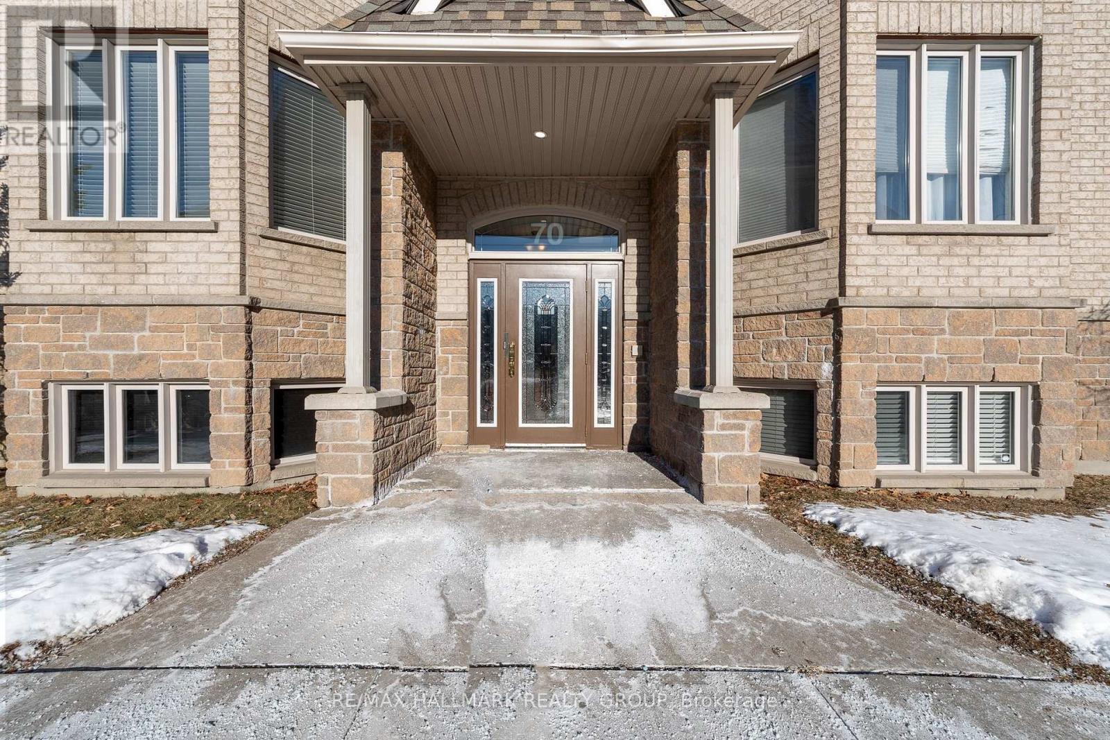 7 - 70 Briargate Private, Ottawa, Ontario  K4A 0C3 - Photo 2 - X12284479