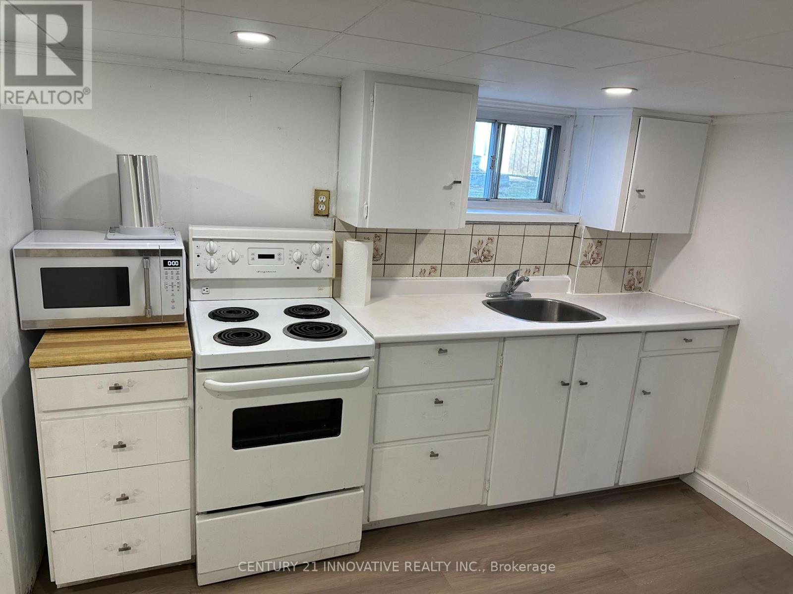 3 Glasgow Avenue, Toronto, Ontario  M1K 1B9 - Photo 5 - E12384793