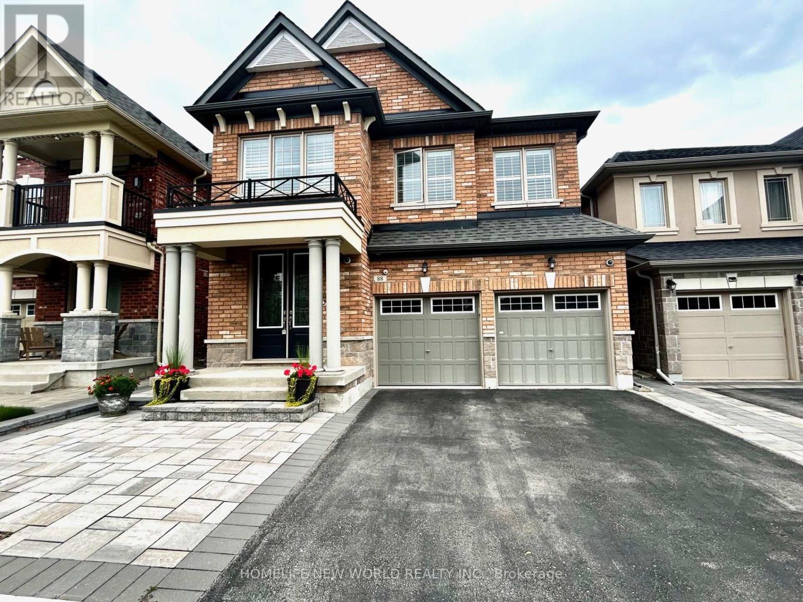 88 ROTH STREET, Aurora, Ontario
