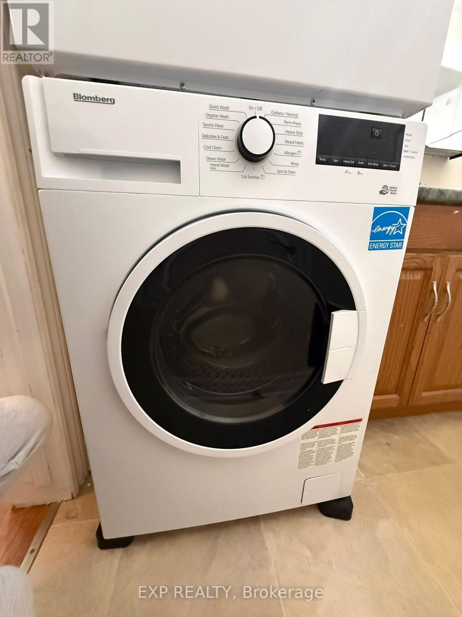 Upper - 611 Geneva Street, St. Catharines (Lakeport), Ontario  L2N 2J3 - Photo 17 - X12611856