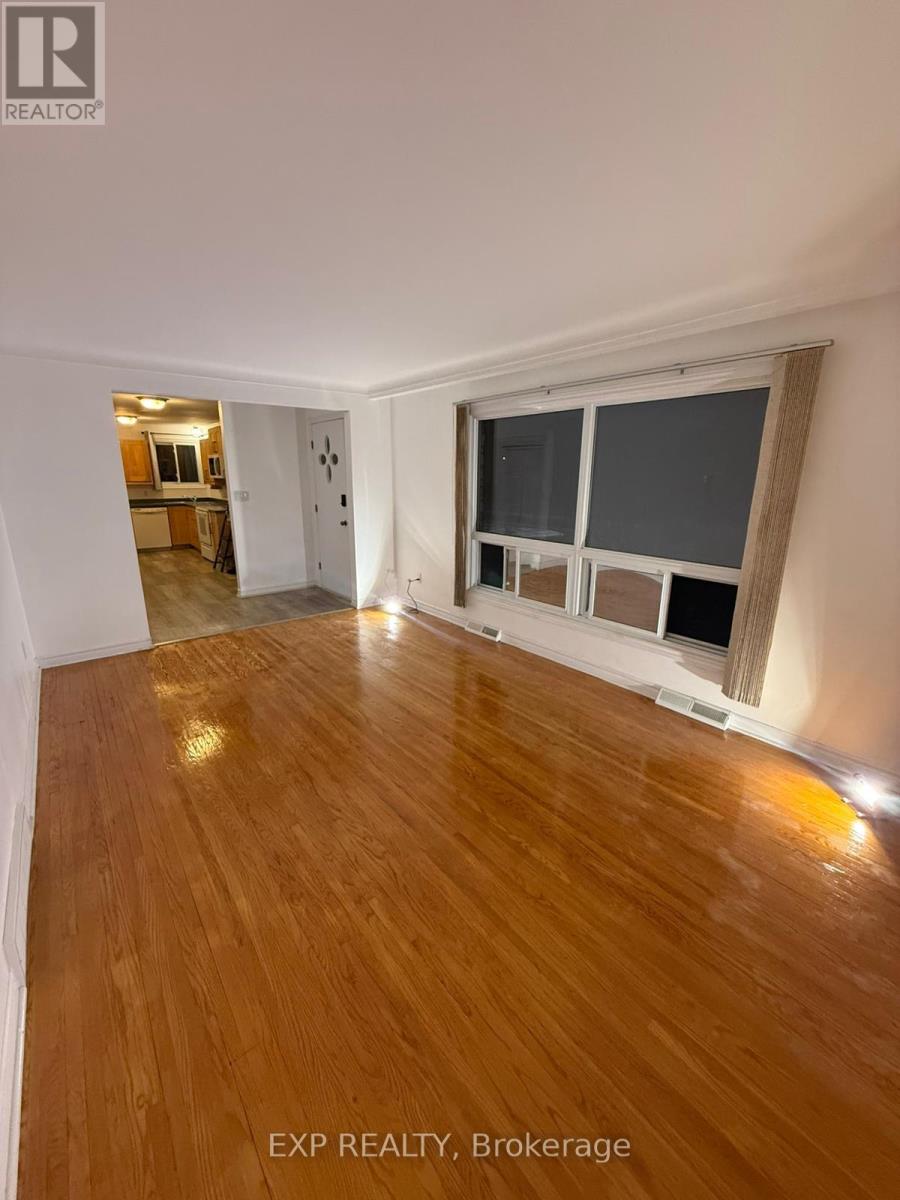 Upper - 611 Geneva Street, St. Catharines (Lakeport), Ontario  L2N 2J3 - Photo 7 - X12611856