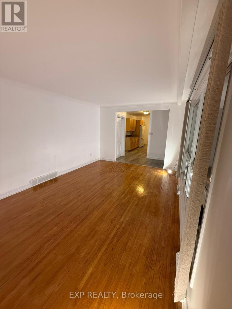 Upper - 611 Geneva Street, St. Catharines (Lakeport), Ontario  L2N 2J3 - Photo 8 - X12611856