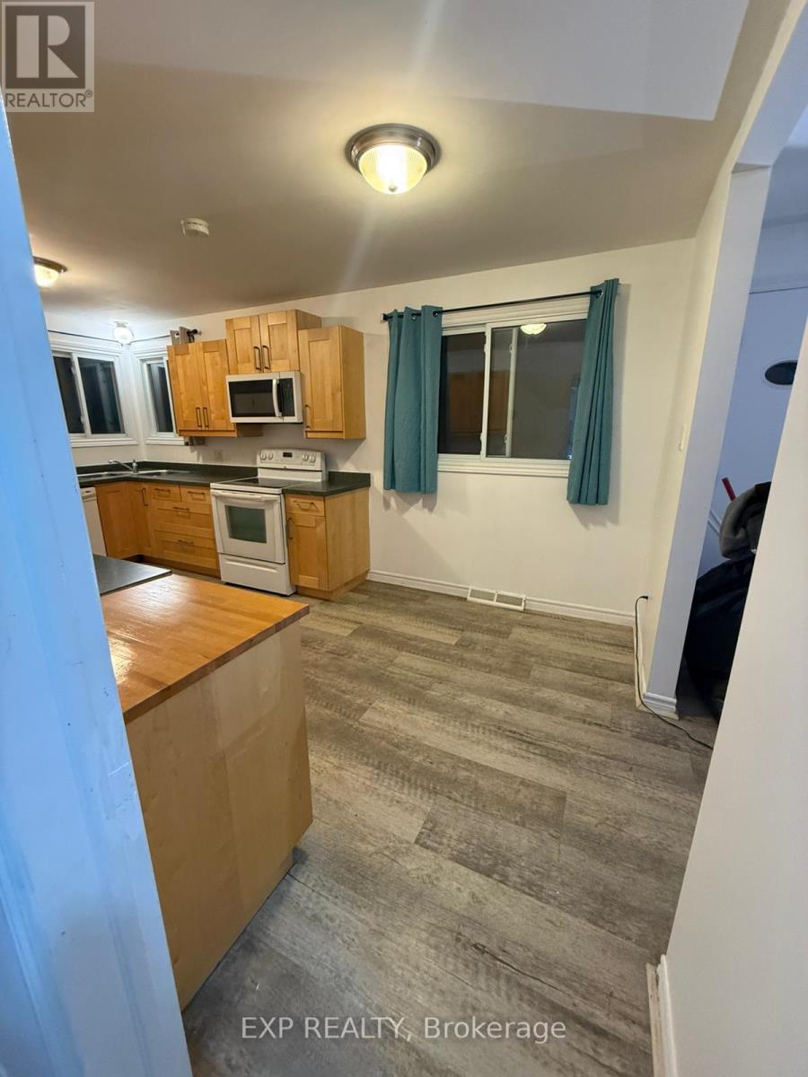 Upper - 611 Geneva Street, St. Catharines (Lakeport), Ontario  L2N 2J3 - Photo 9 - X12611856