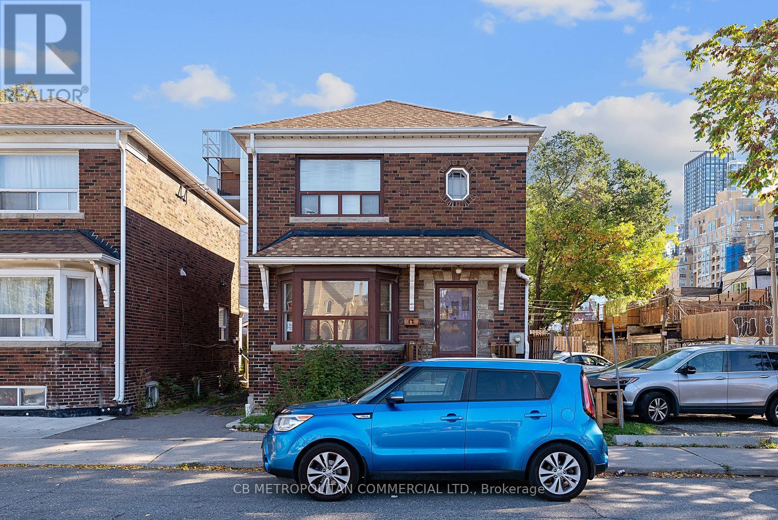15-17 AUGUSTA AVENUE, Toronto, Ontario