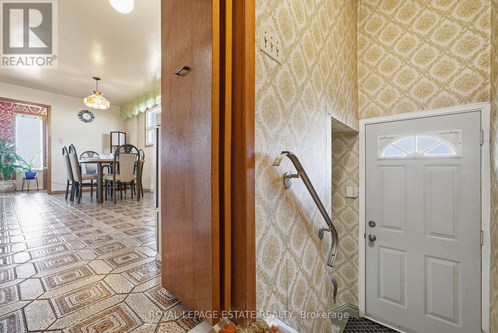 73a North Bonnington Avenue, Toronto, Ontario  M1K 1X5 - Photo 21 - E12611830