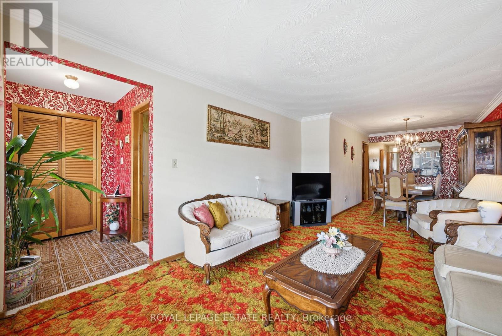 73a North Bonnington Avenue, Toronto, Ontario  M1K 1X5 - Photo 5 - E12611830