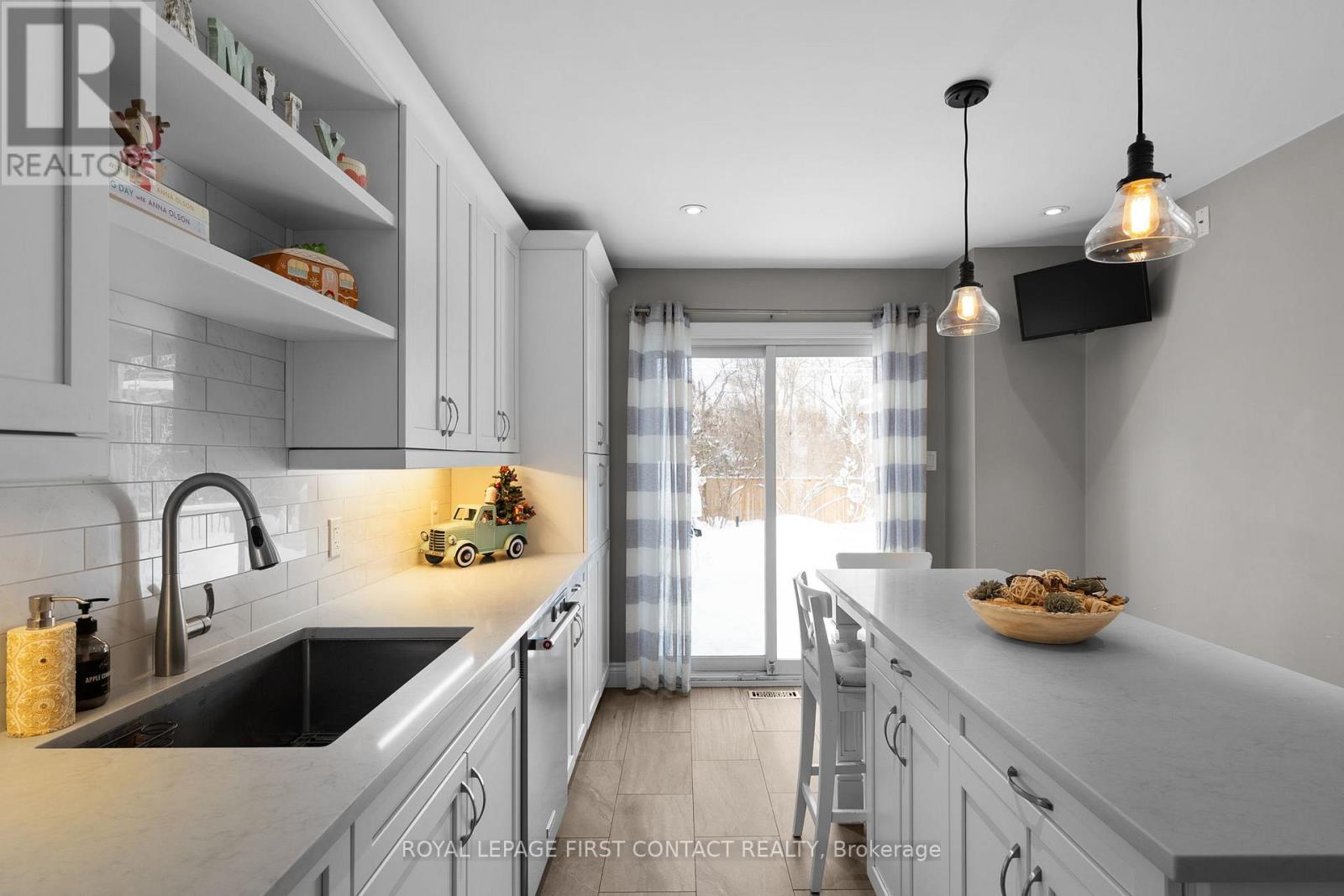 950 Linden Street, Innisfil, Ontario  L9S 1W6 - Photo 15 - N12611862