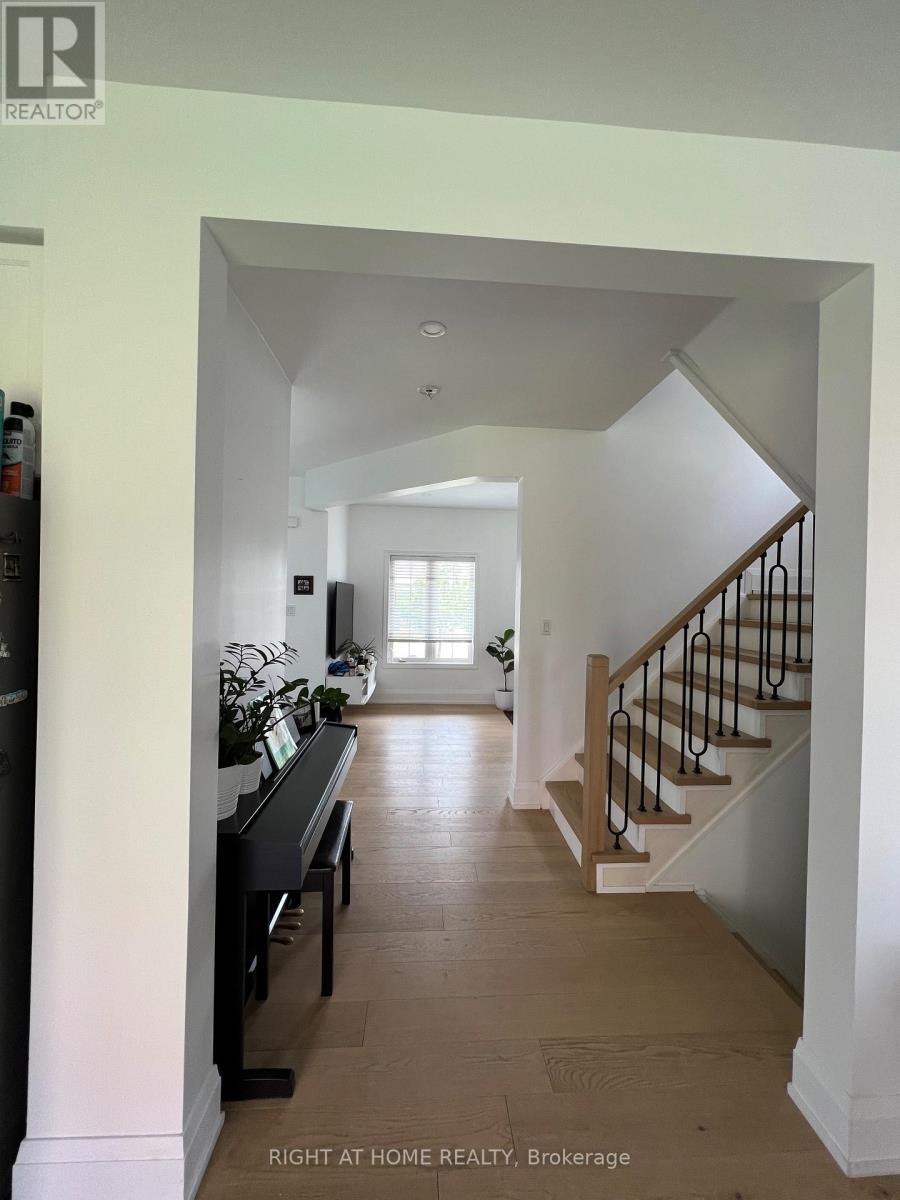 122 Laurendale Avenue, Georgina, Ontario  L4P 0C4 - Photo 11 - N12611872