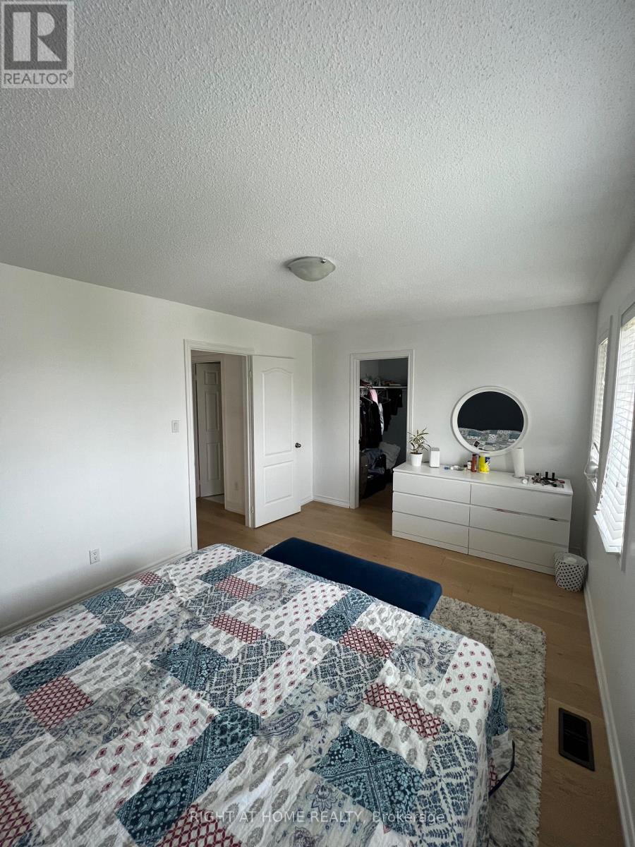 122 Laurendale Avenue, Georgina, Ontario  L4P 0C4 - Photo 13 - N12611872