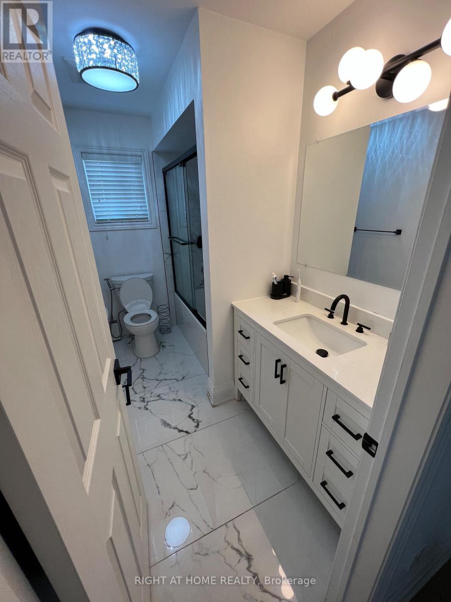 122 Laurendale Avenue, Georgina, Ontario  L4P 0C4 - Photo 14 - N12611872