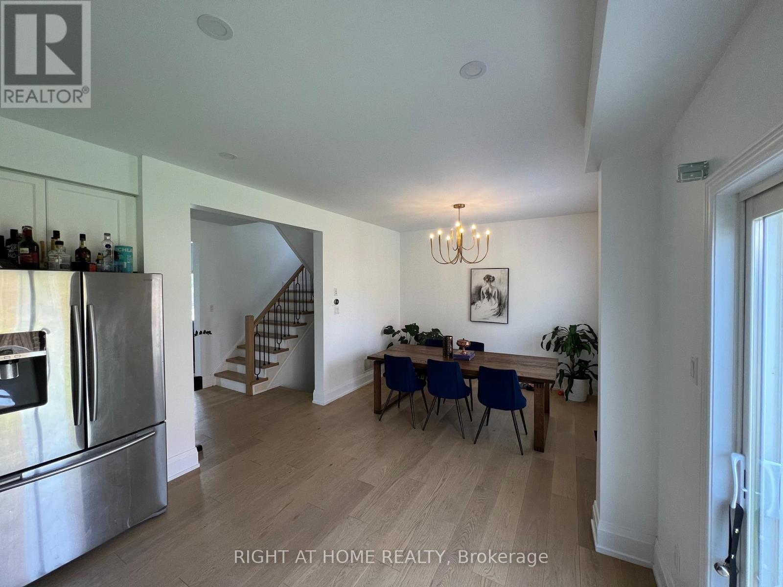 122 Laurendale Avenue, Georgina, Ontario  L4P 0C4 - Photo 7 - N12611872