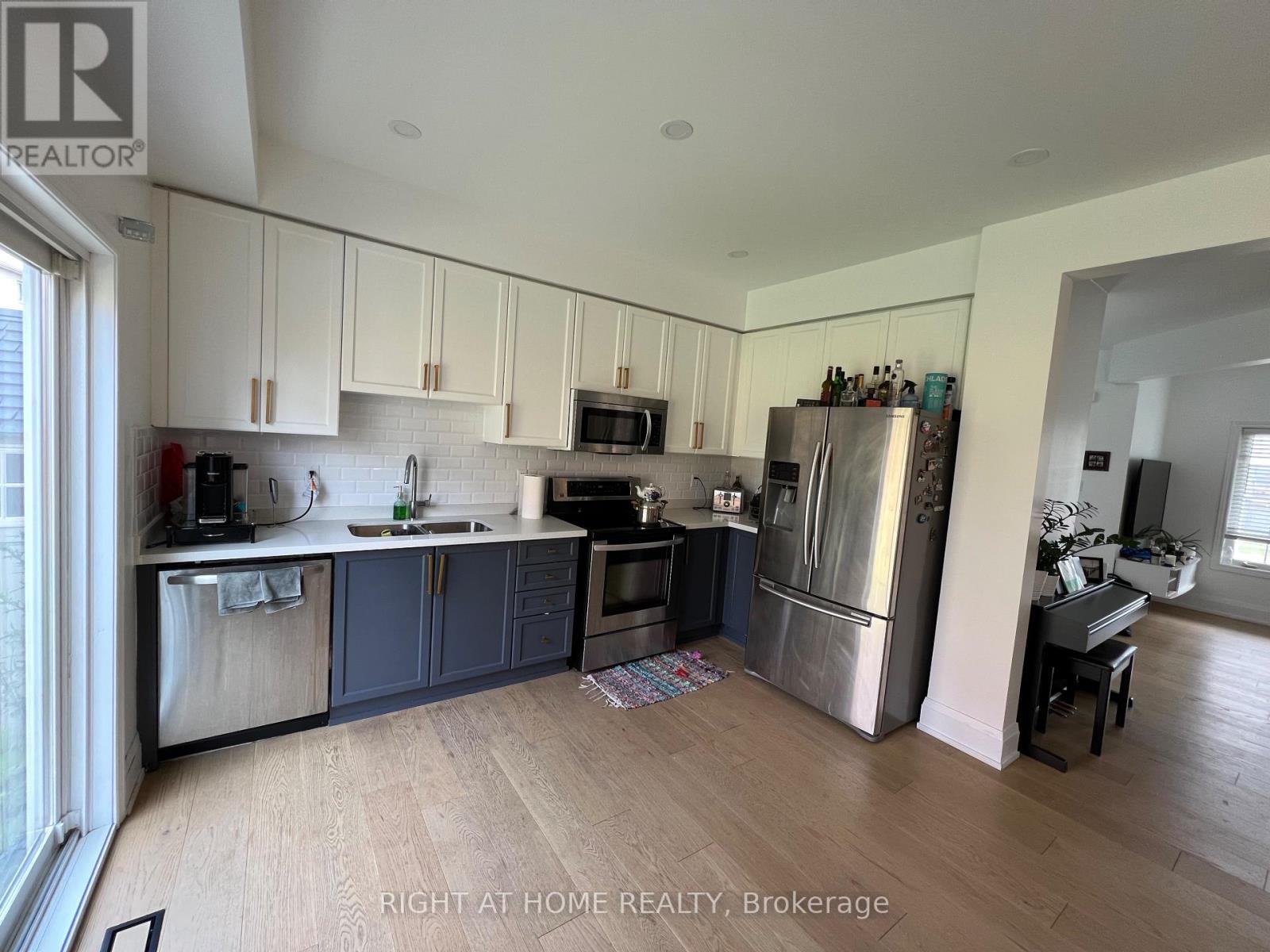 122 Laurendale Avenue, Georgina, Ontario  L4P 0C4 - Photo 9 - N12611872