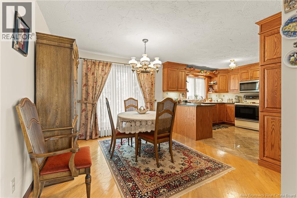 161 Hennessey, Moncton, New Brunswick E1A 5P2 - Photo 10 - NB131119