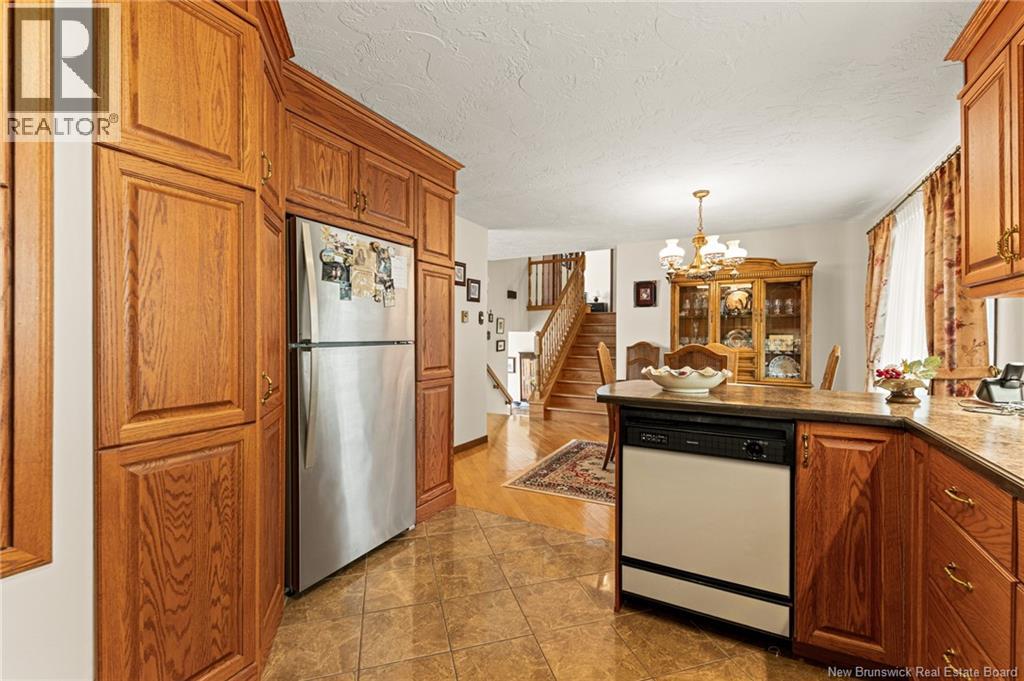 161 Hennessey, Moncton, New Brunswick E1A 5P2 - Photo 11 - NB131119