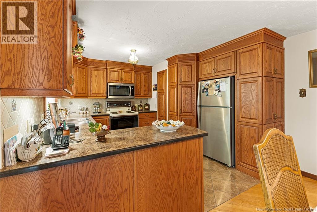 161 Hennessey, Moncton, New Brunswick E1A 5P2 - Photo 13 - NB131119