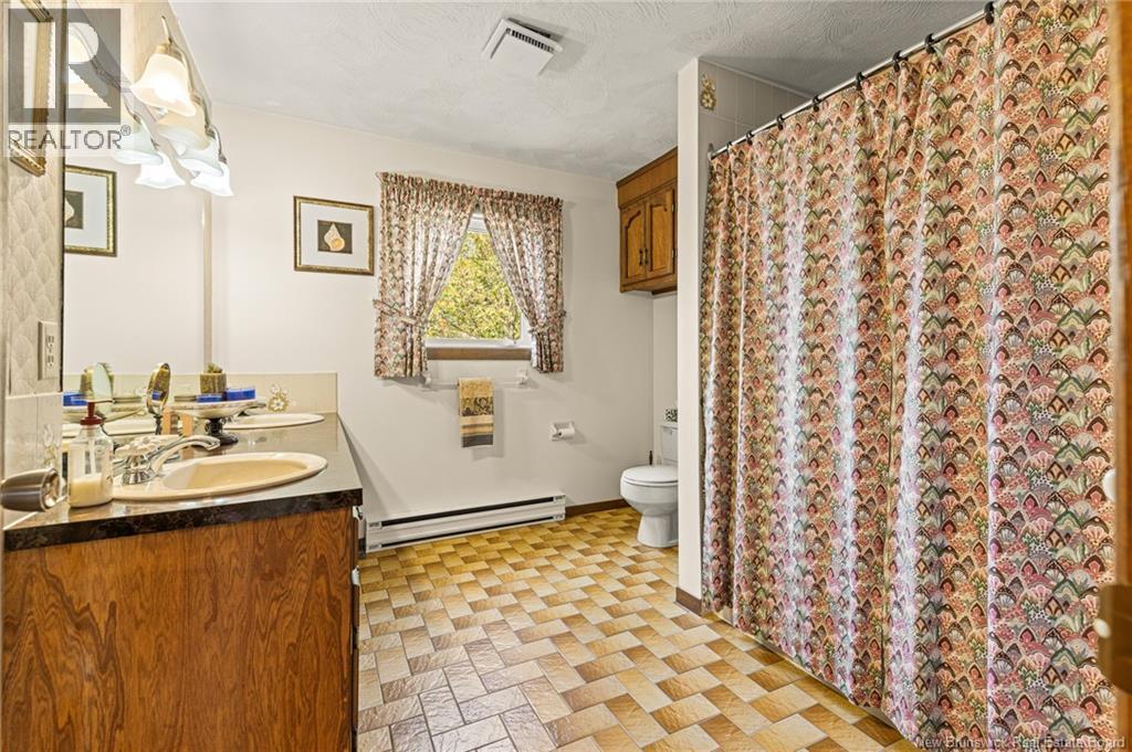 161 Hennessey, Moncton, New Brunswick E1A 5P2 - Photo 22 - NB131119