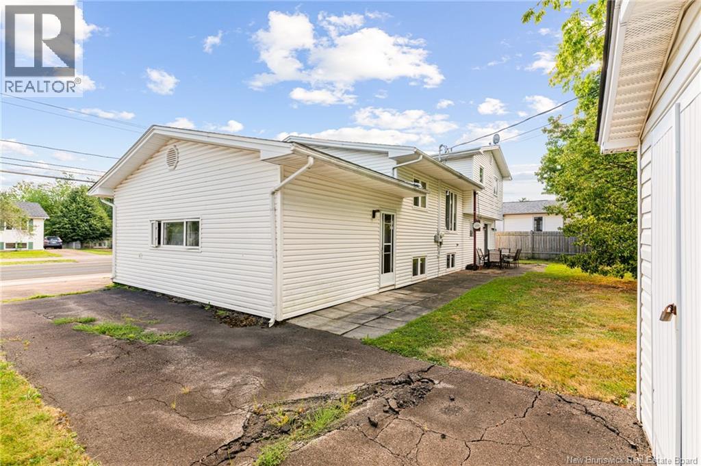 161 Hennessey, Moncton, New Brunswick E1A 5P2 - Photo 43 - NB131119