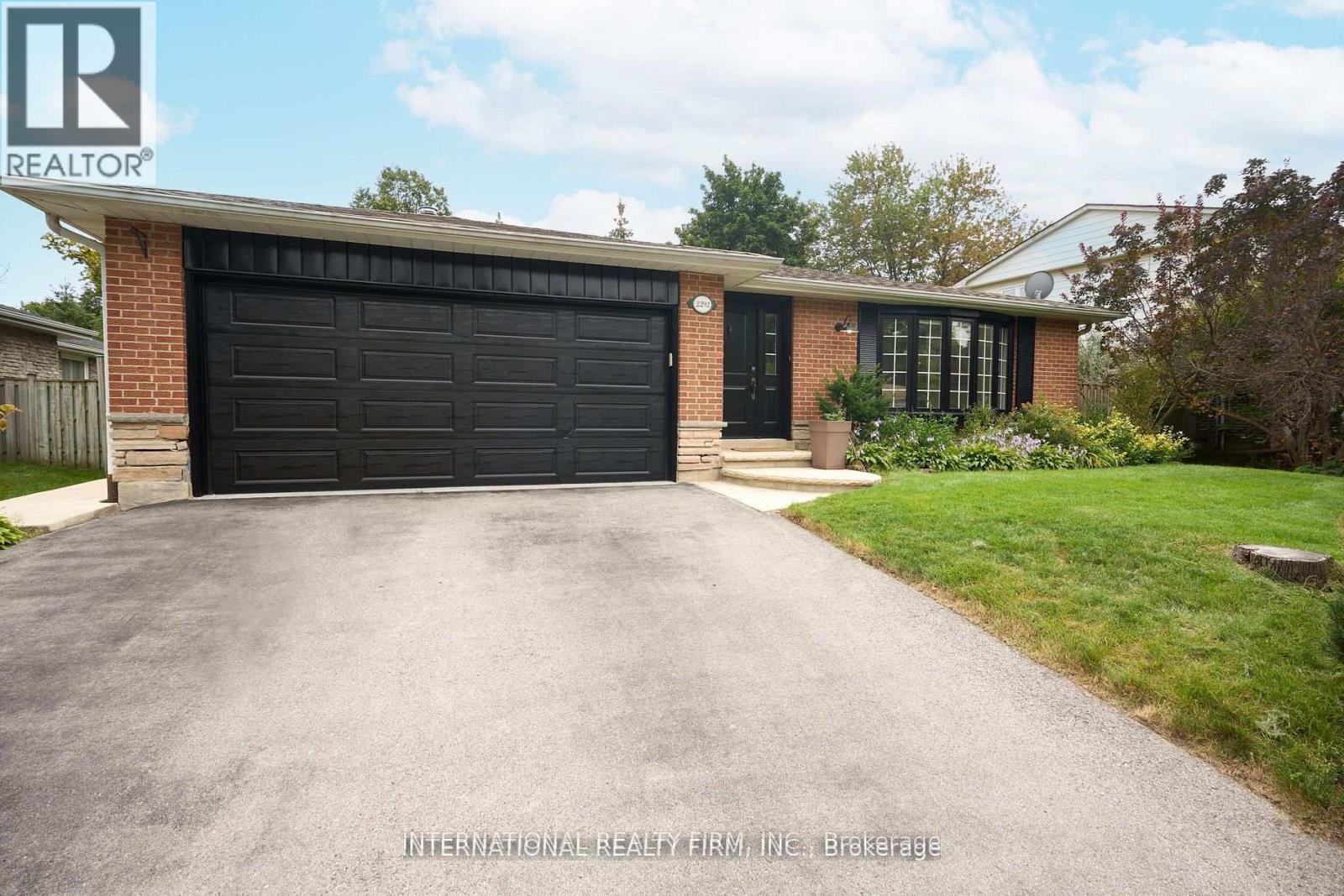 2292 DEVON ROAD, Oakville, Ontario