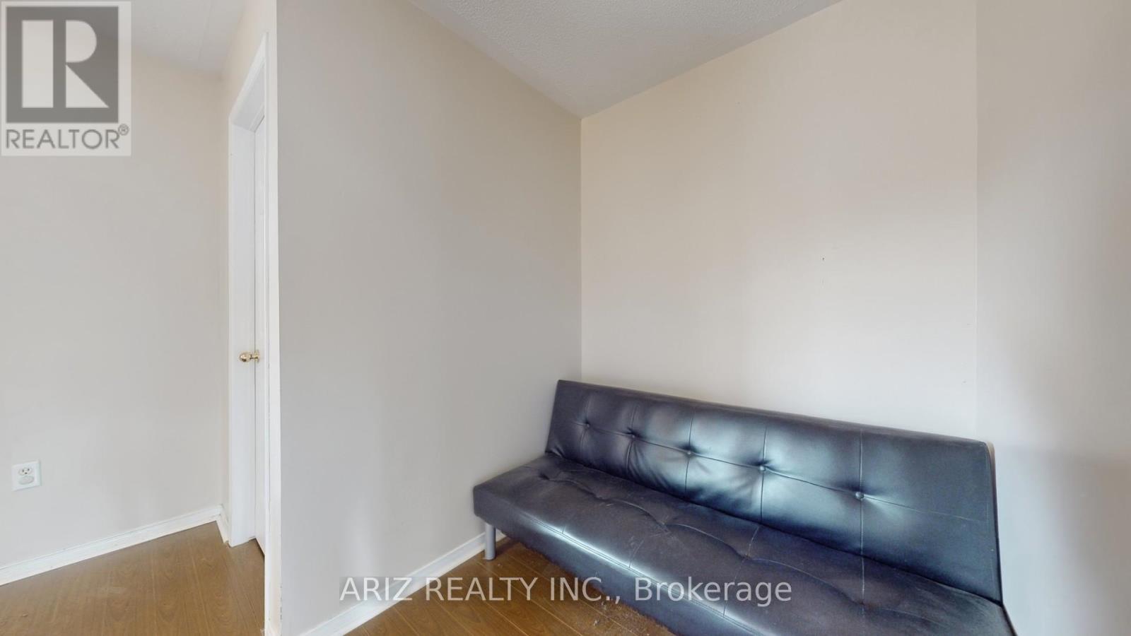 3360 Scotch Pine Gate, Mississauga, Ontario L5N 7M9 - Photo 10 - W12611876