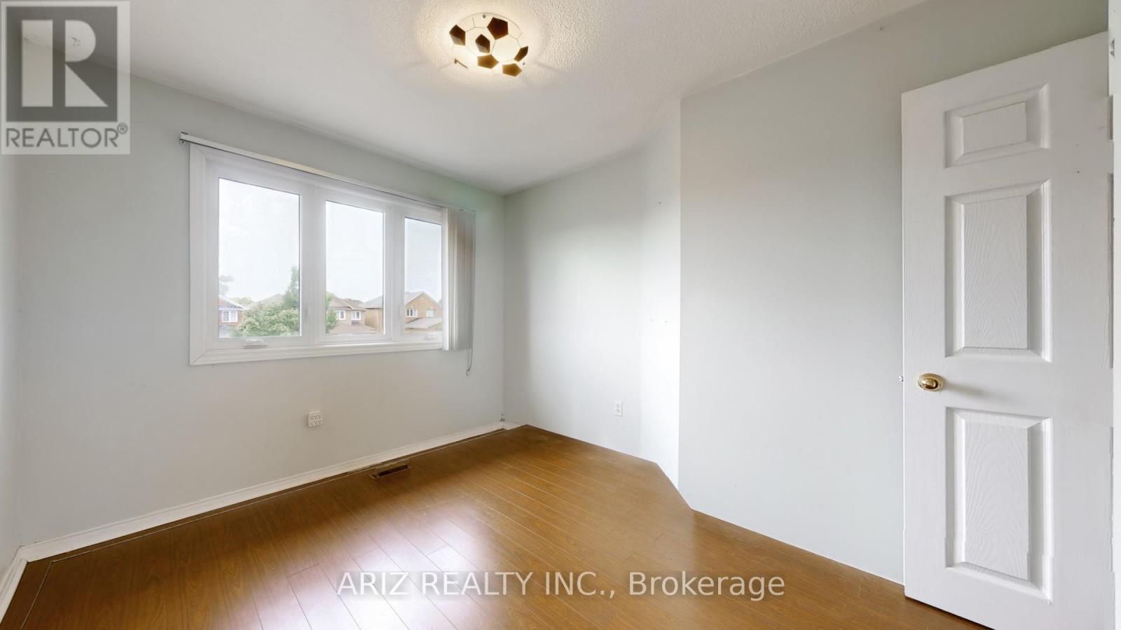 3360 Scotch Pine Gate, Mississauga, Ontario L5N 7M9 - Photo 15 - W12611876