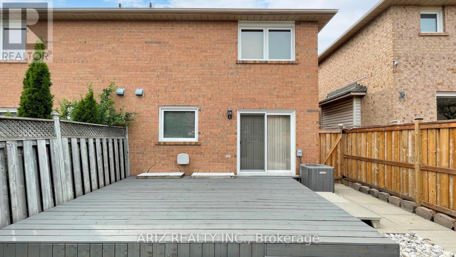 3360 Scotch Pine Gate, Mississauga, Ontario L5N 7M9 - Photo 25 - W12611876