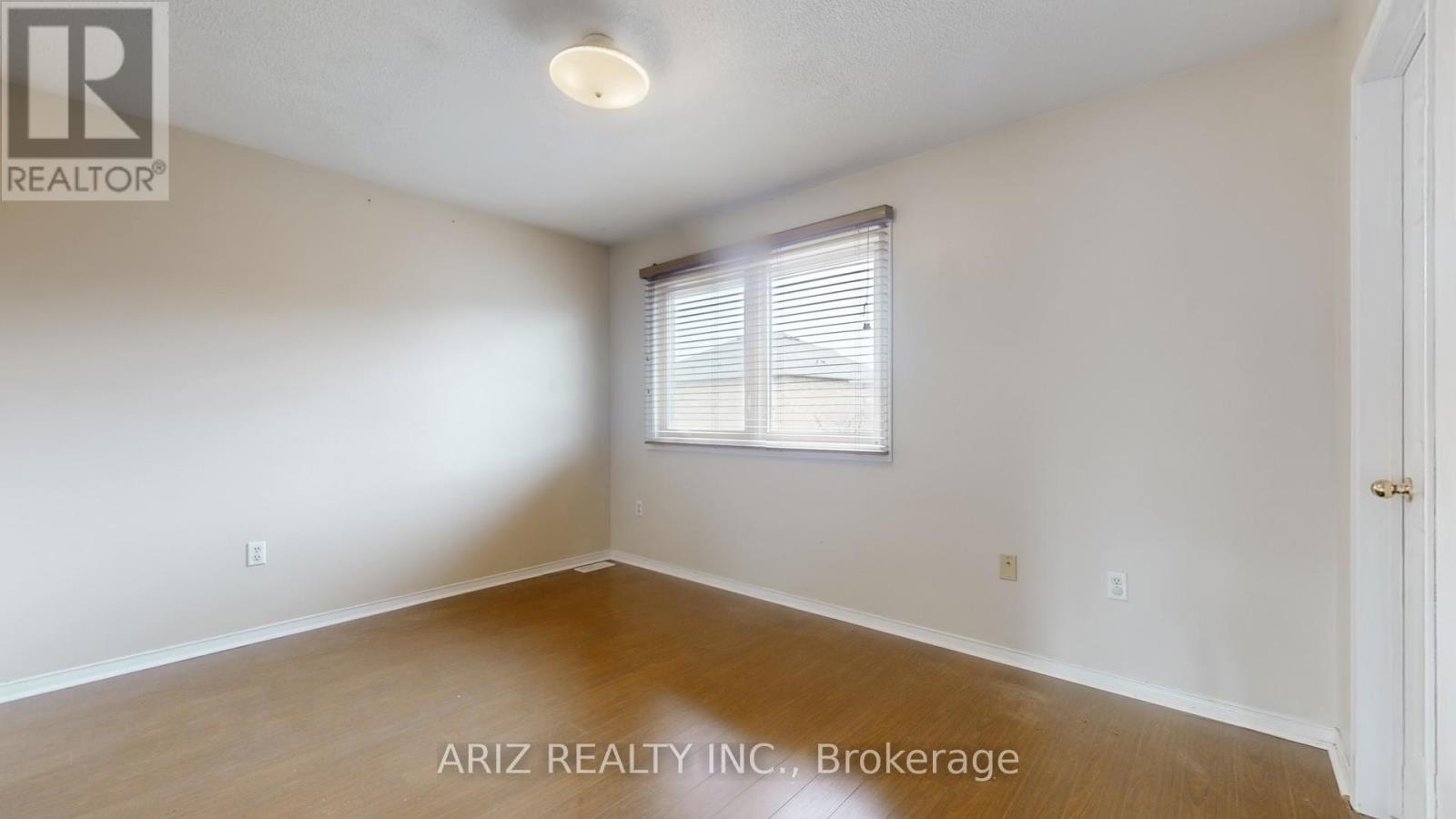 3360 Scotch Pine Gate, Mississauga, Ontario L5N 7M9 - Photo 7 - W12611876