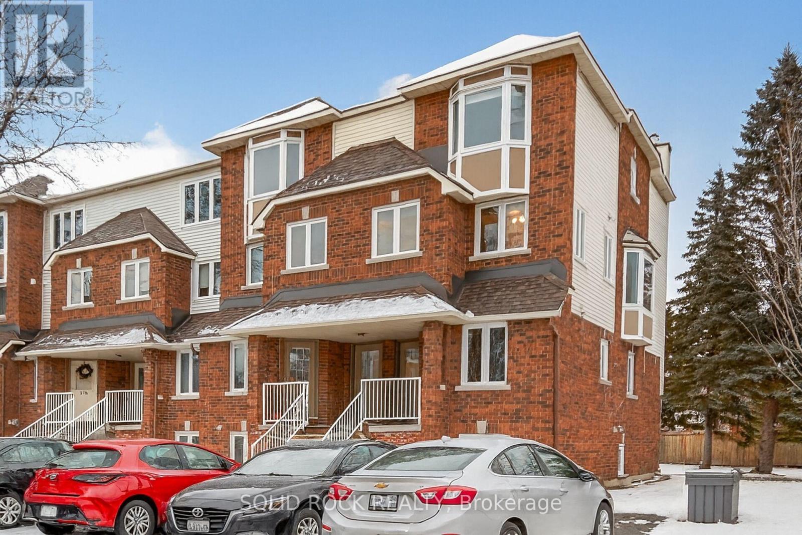 35 - 360 Briston Private, Ottawa, Ontario  K1G 5R2 - Photo 3 - X12611888