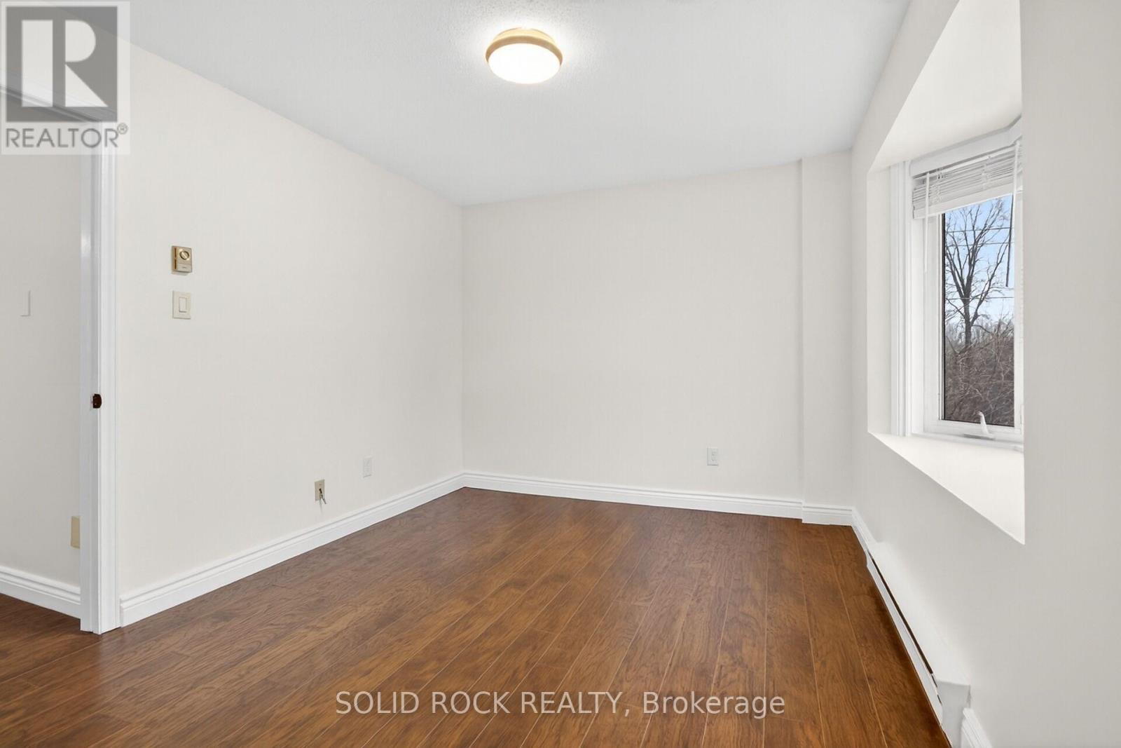 35 - 360 Briston Private, Ottawa, Ontario  K1G 5R2 - Photo 32 - X12611888