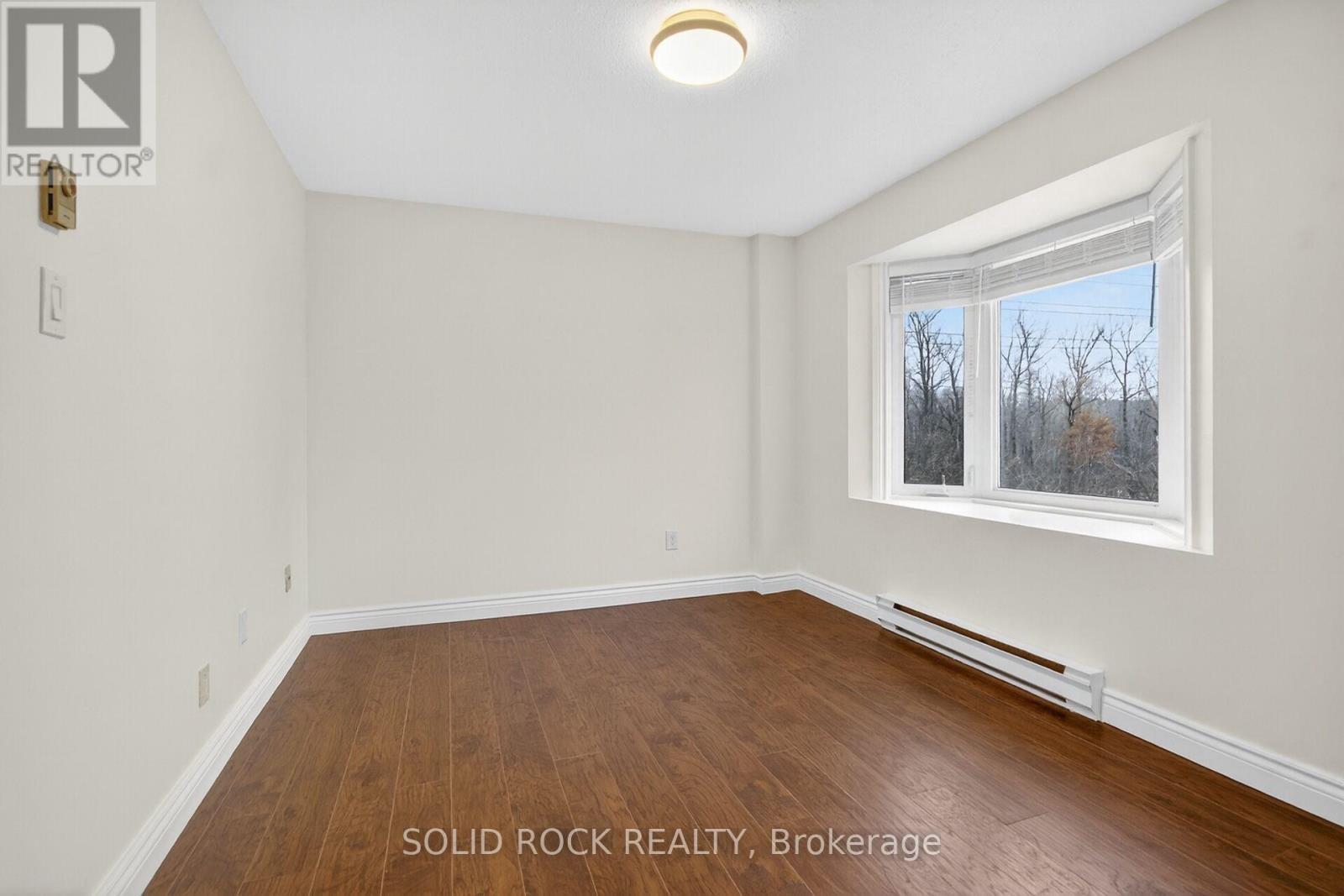 35 - 360 Briston Private, Ottawa, Ontario  K1G 5R2 - Photo 34 - X12611888