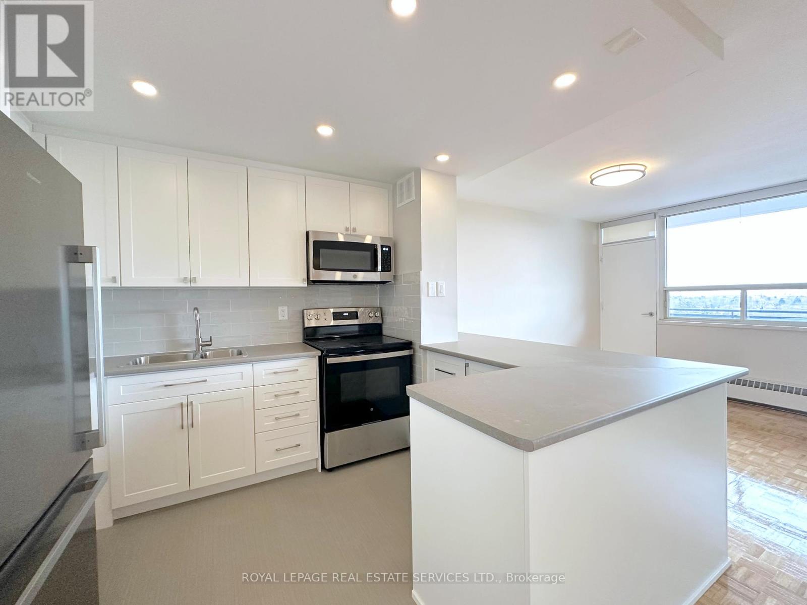 902 - 12 Rockford Road, Toronto, Ontario  M2R 3A2 - Photo 3 - C12611912