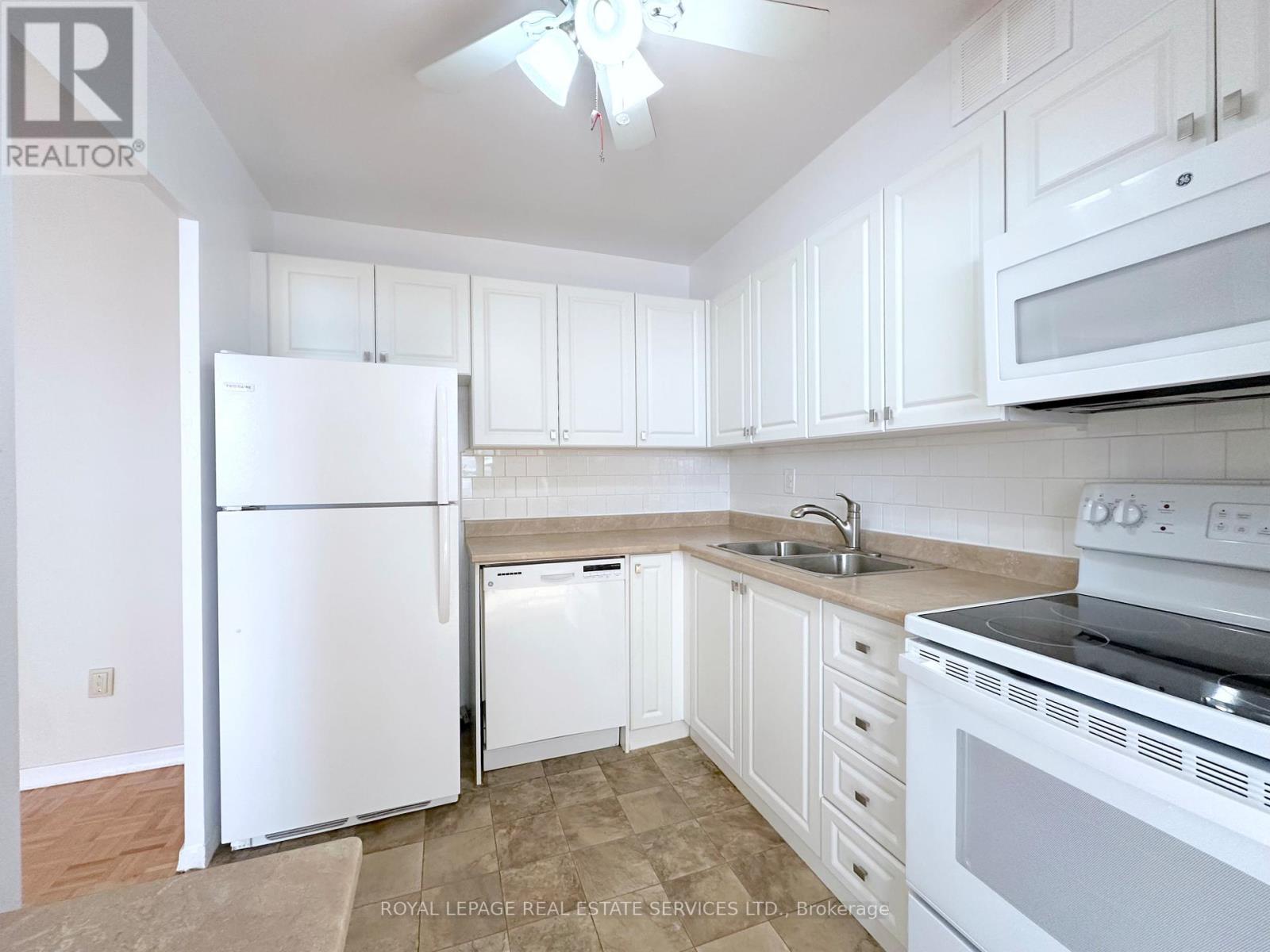 603 - 12 Rockford Road, Toronto, Ontario  M2R 3A2 - Photo 5 - C12611918