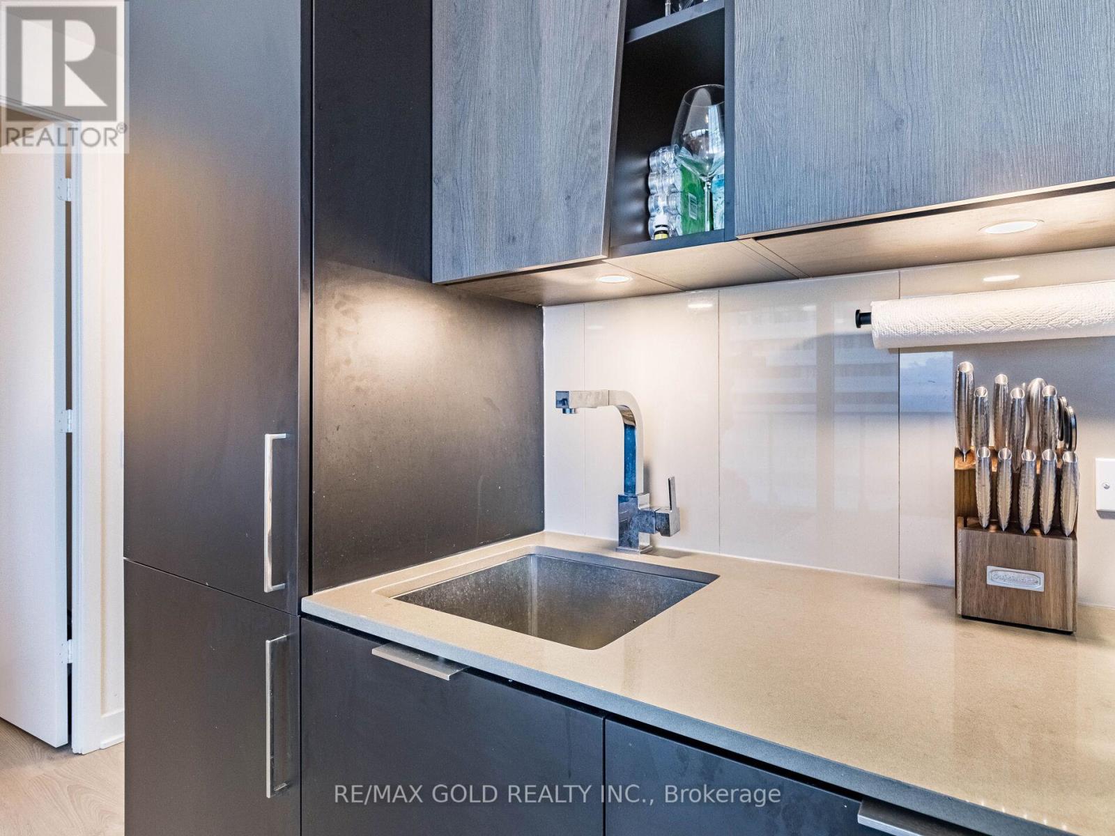 3900 Confederation Parkway, Mississauga, Ontario L5B 0M3 - Photo 12 - W12611916