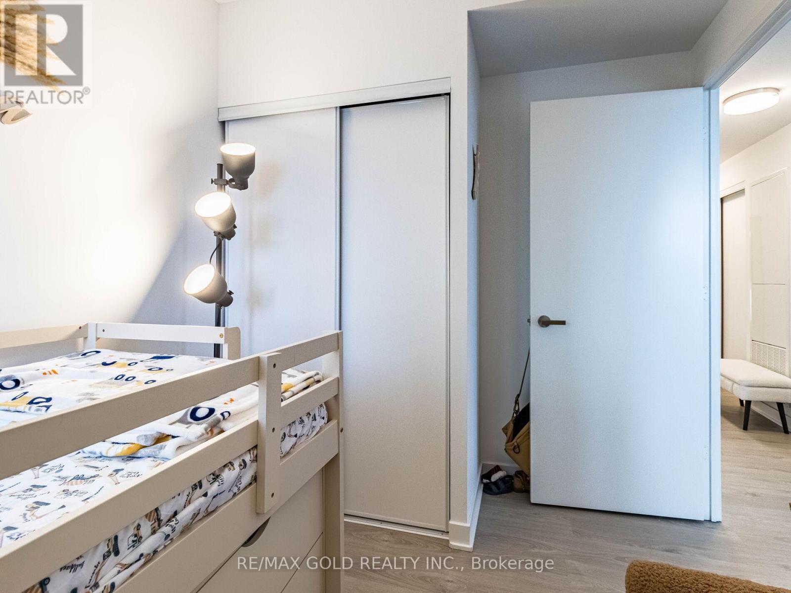 3900 Confederation Parkway, Mississauga, Ontario L5B 0M3 - Photo 27 - W12611916