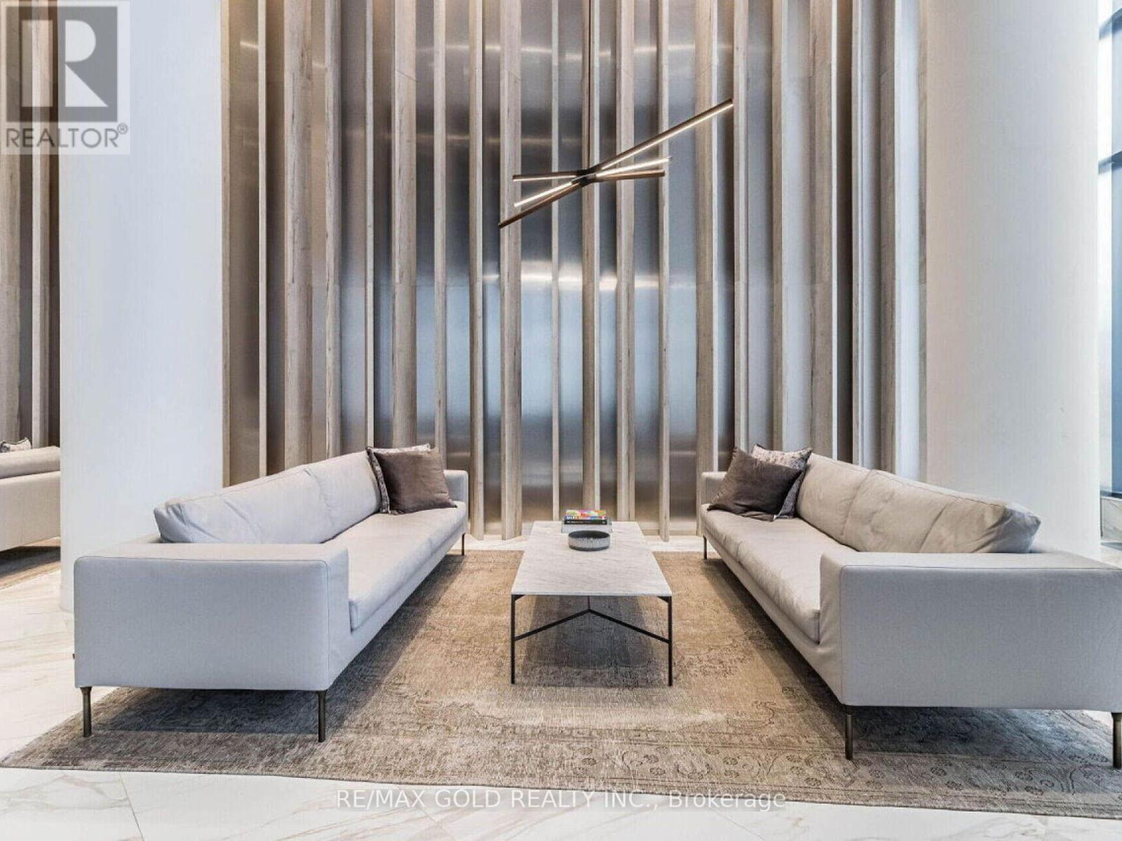 3900 Confederation Parkway, Mississauga, Ontario L5B 0M3 - Photo 5 - W12611916