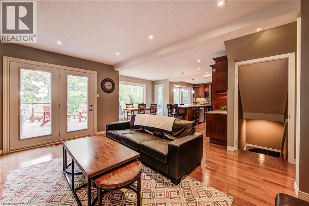 33 Tinatawa Court, Kitchener, Ontario  N2A 3G9 - Photo 28 - 40780419