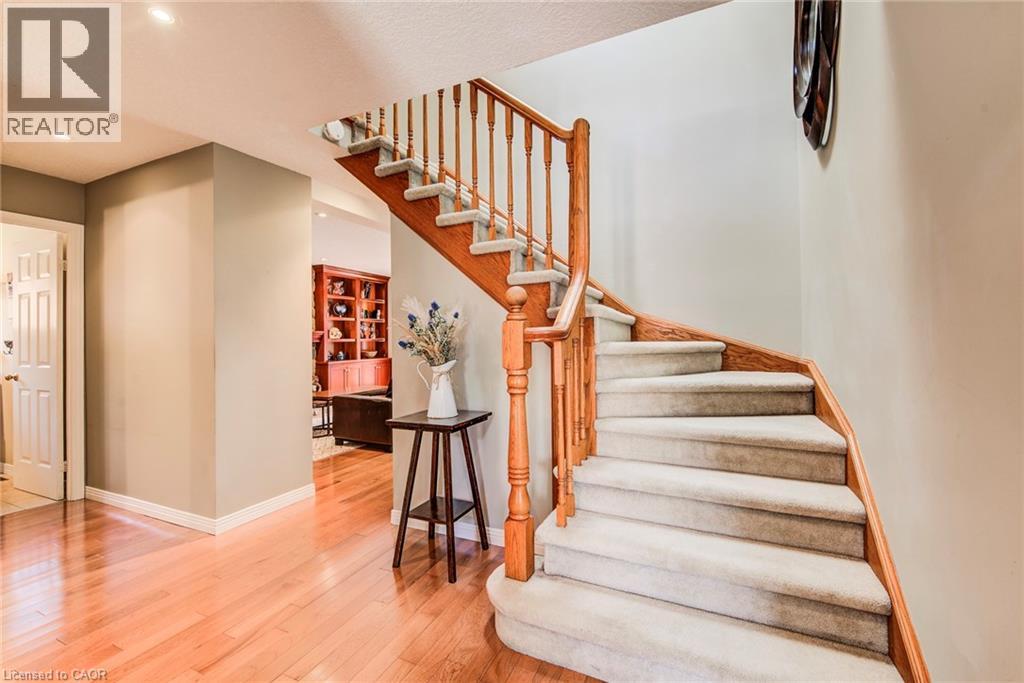 33 Tinatawa Court, Kitchener, Ontario  N2A 3G9 - Photo 7 - 40780419